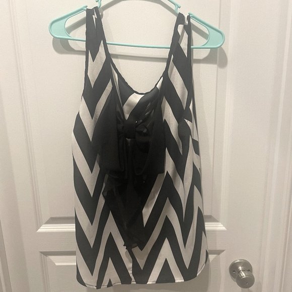 Chevron flowy tank with bow - Picture 1 of 4